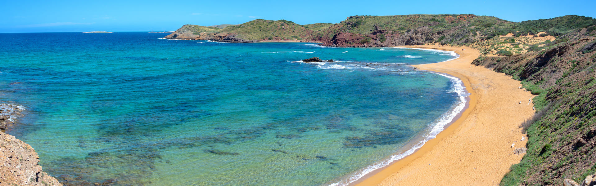 Paseo en barco por las playas vírgenes del norte de Menorca