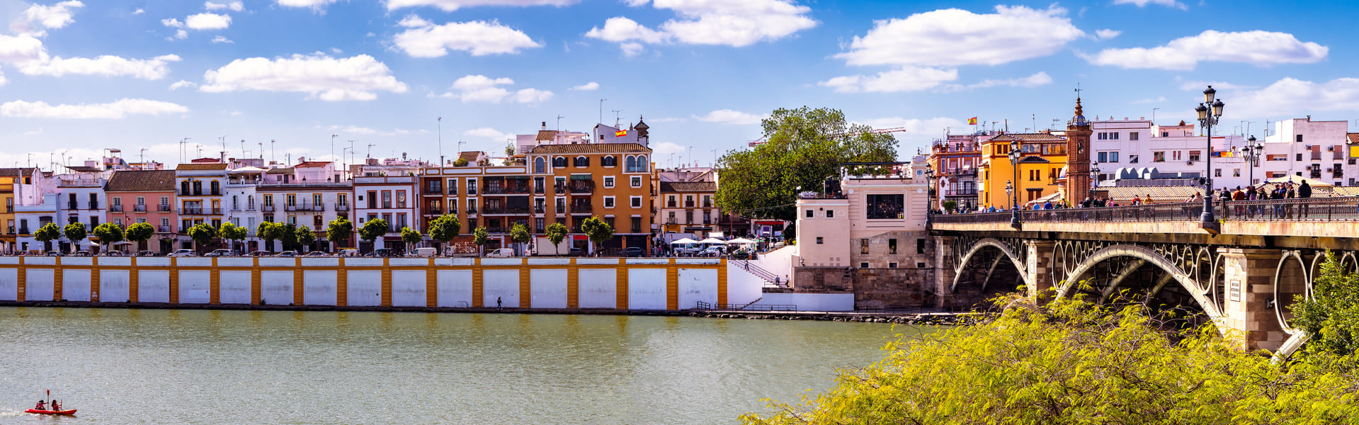 Paseo en yate por el Guadalquivir + cena