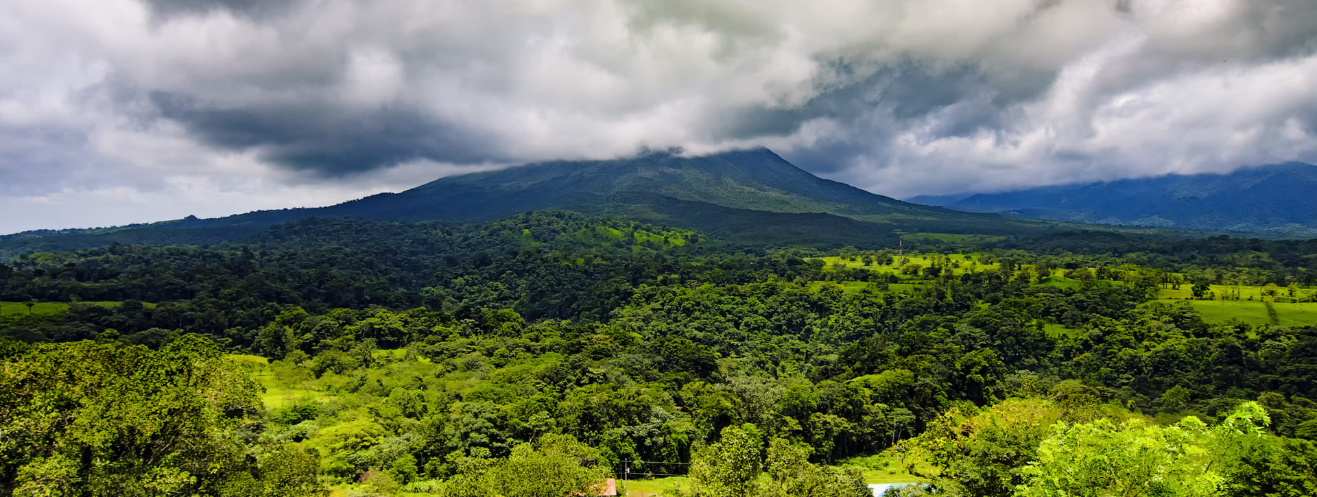 Barranquismo y paseo a caballo en el Volcán Arenal 